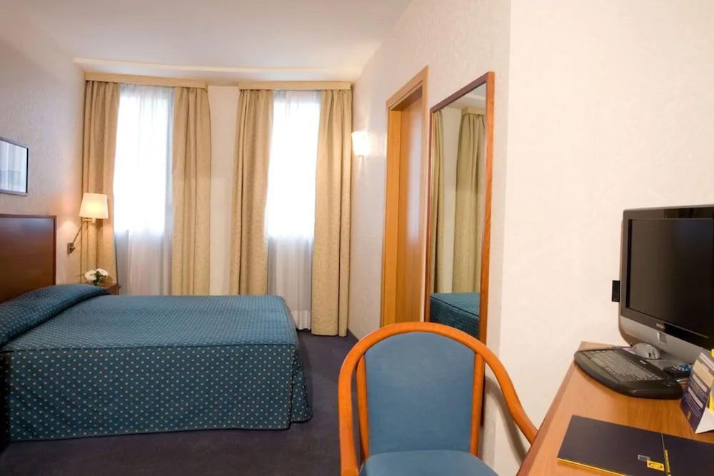 Classic Hotel Tulipano テルニ エクステリア 写真