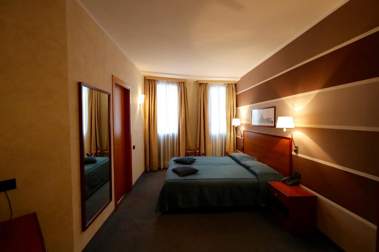 Classic Hotel Tulipano テルニ エクステリア 写真
